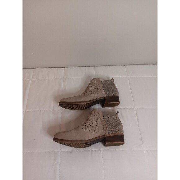 Toms Suede Leather Perforated Leather Ankle Boots Bootie Sz 9.5 Tan Color - Picture 8 of 8